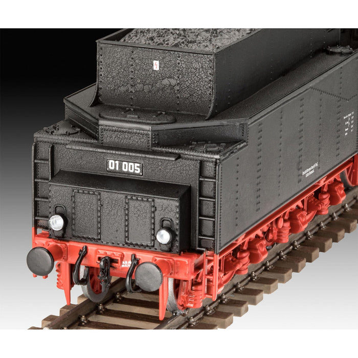 Express Locomotive BR 01 and Tender (1:87)
